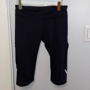 Lululemon knee length legging in Small